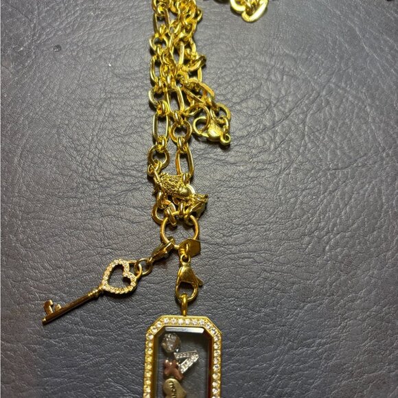 Gold Tone Jewelry Bundle Lot of 18 Chunky Pieces Vintage and Modern Some Signed - Picture 7 of 9